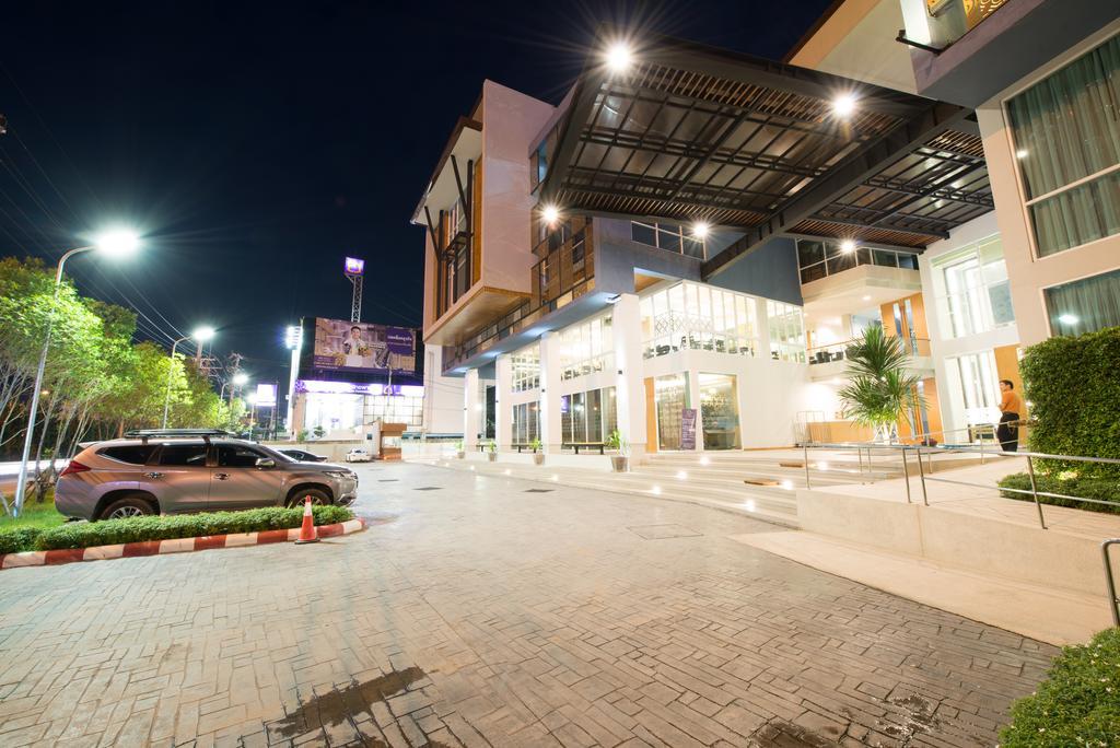 Grand Vista Hotel Chiangrai Chiang Rai Esterno foto